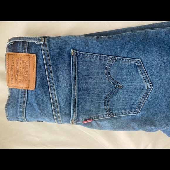 Levi’s High Waisted Jeans - Picture 5 of 5